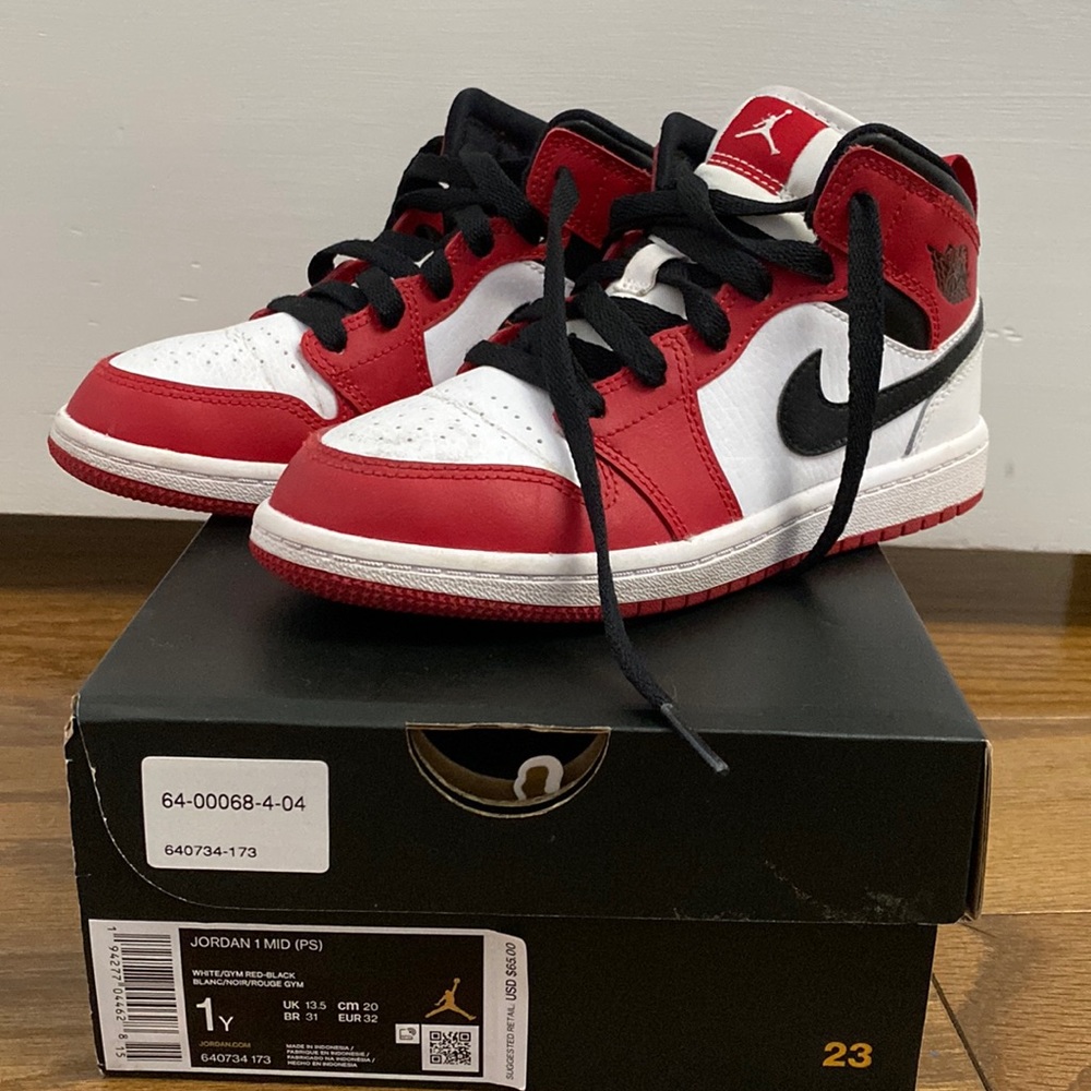 Nike Jordan 1 Mid